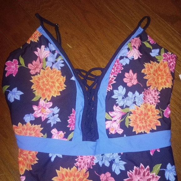 2/$25 GB NWT Juniors One Piece Bathing Suit Large - Picture 3 of 3